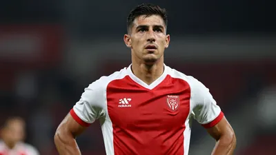 Toluca vence a Querétaro con un gol de Viñas en el 90, pese a jugar con un hombre menos