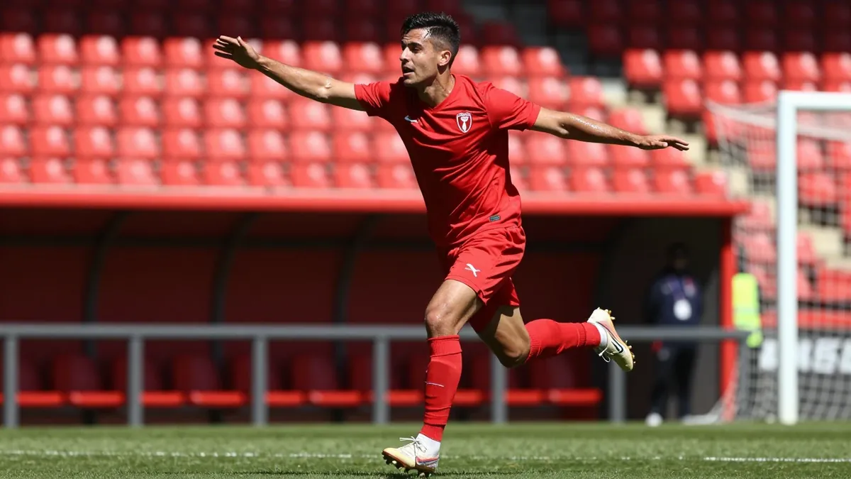 El Deportivo Toluca ha blindado a su estrella brasileña Helinho con una extensión de contrato hasta junio de 2029...