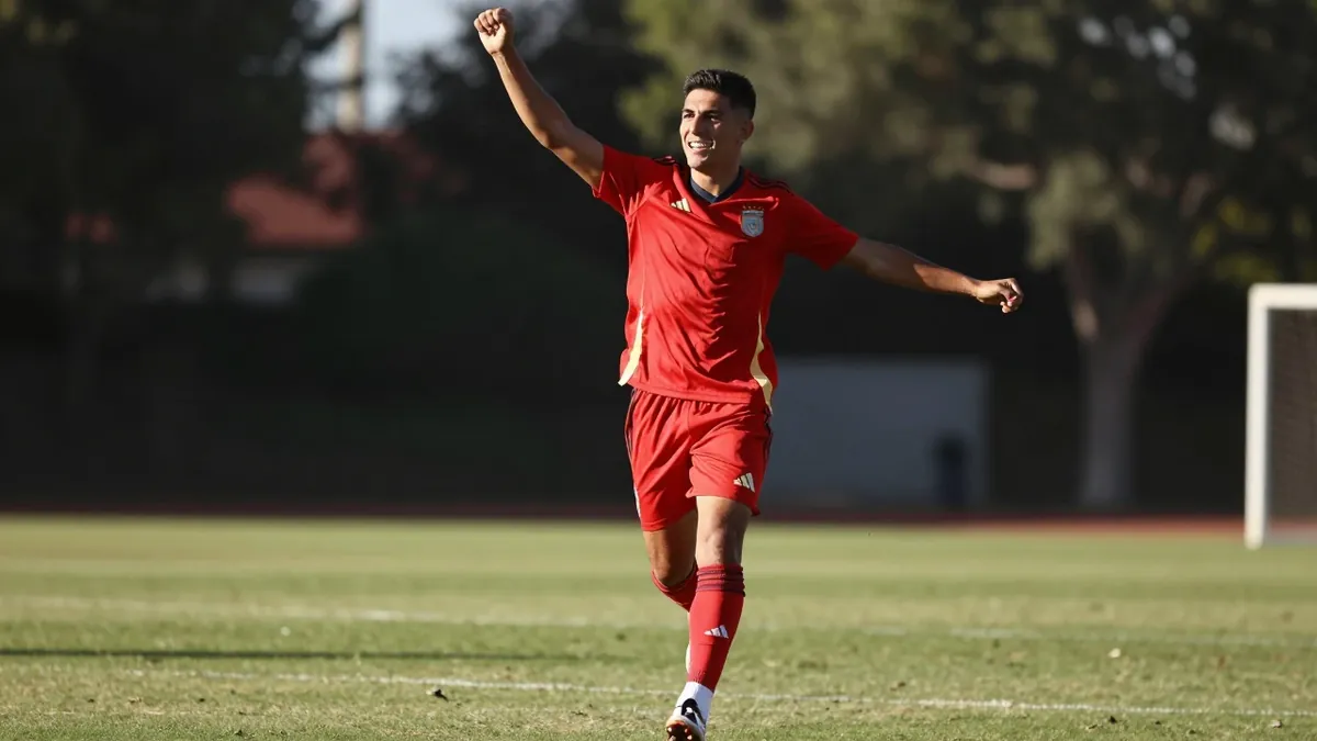 El polivalente jugador de Toluca, Santiago Simón, ha sido incluido en la lista de 37 futbolistas de Lionel Scaloni para...